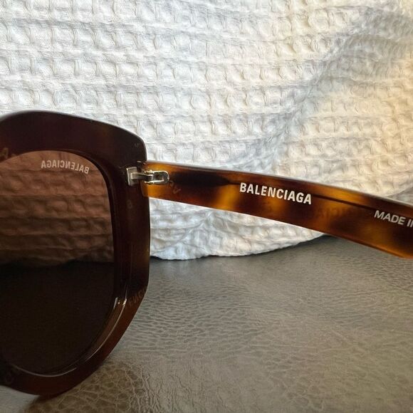 Balenciaga Havana Brown Sunglasses Like New Condition - Picture 4 of 10